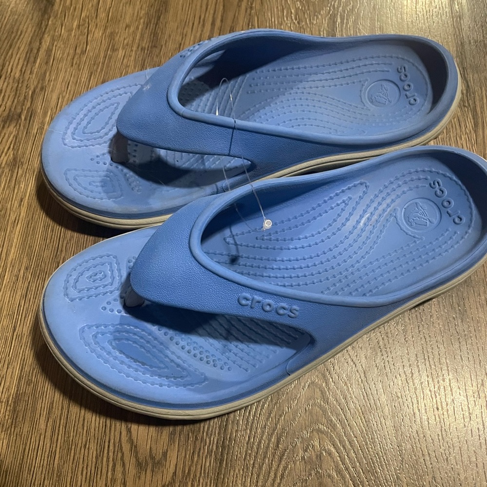 Crocs Flip Flops, W 7/M 5